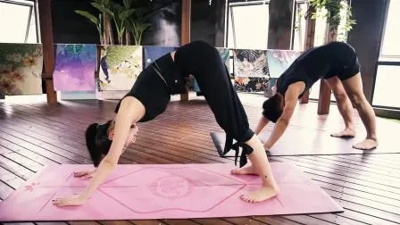Прямоугольный кожаный веганский коврик для йоги из искусственной кожи для фитнеса, индивидуальный дизайн, индивидуальный логотип, коврик для спортзала, коврик для йоги с сумкой